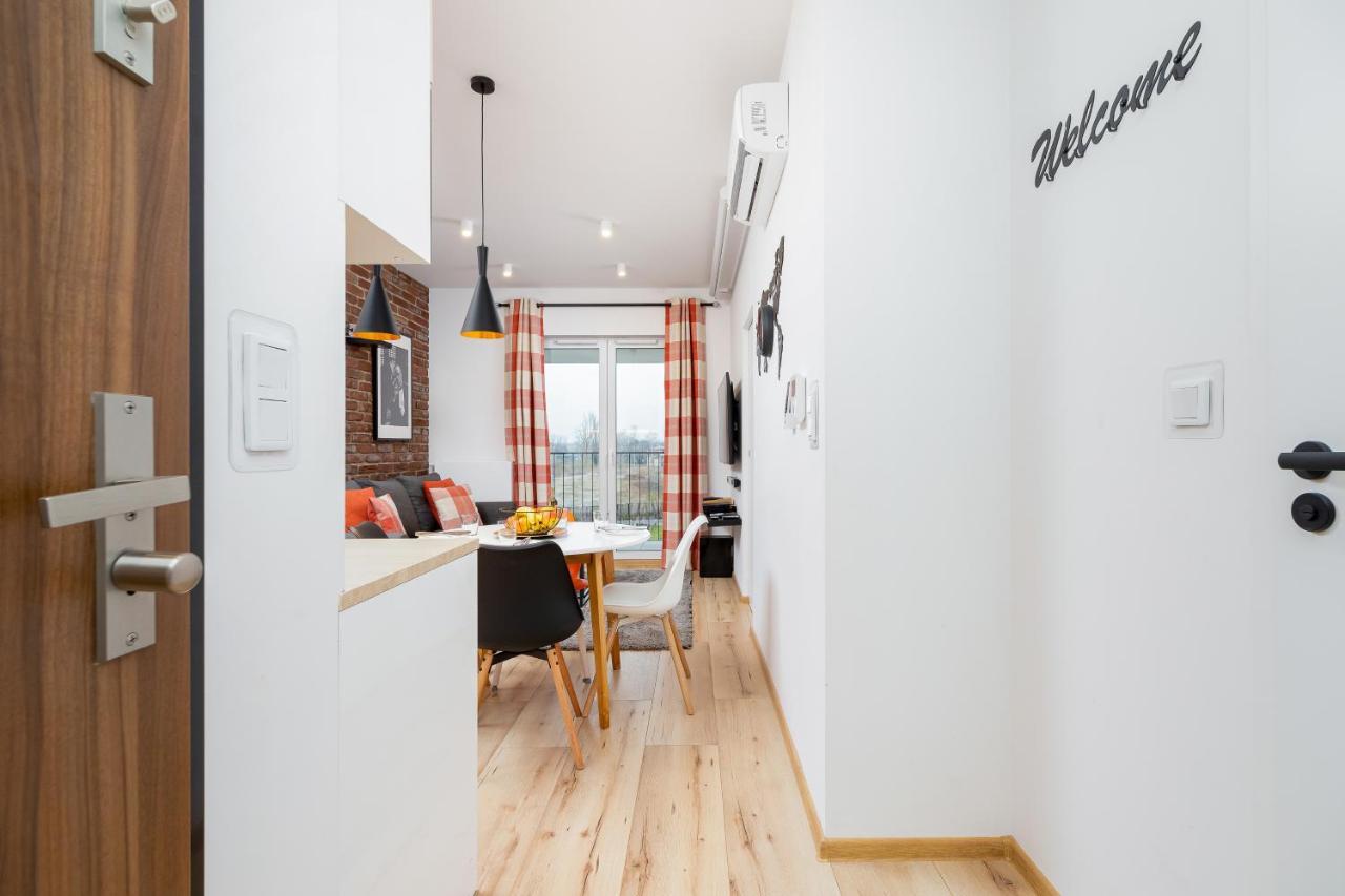 Movie Jacuzzi Apartment At The Main Station By Noclegi Renters Cracóvia Exterior foto