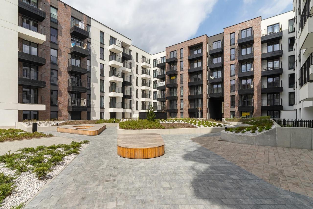 Movie Jacuzzi Apartment At The Main Station By Noclegi Renters Cracóvia Exterior foto