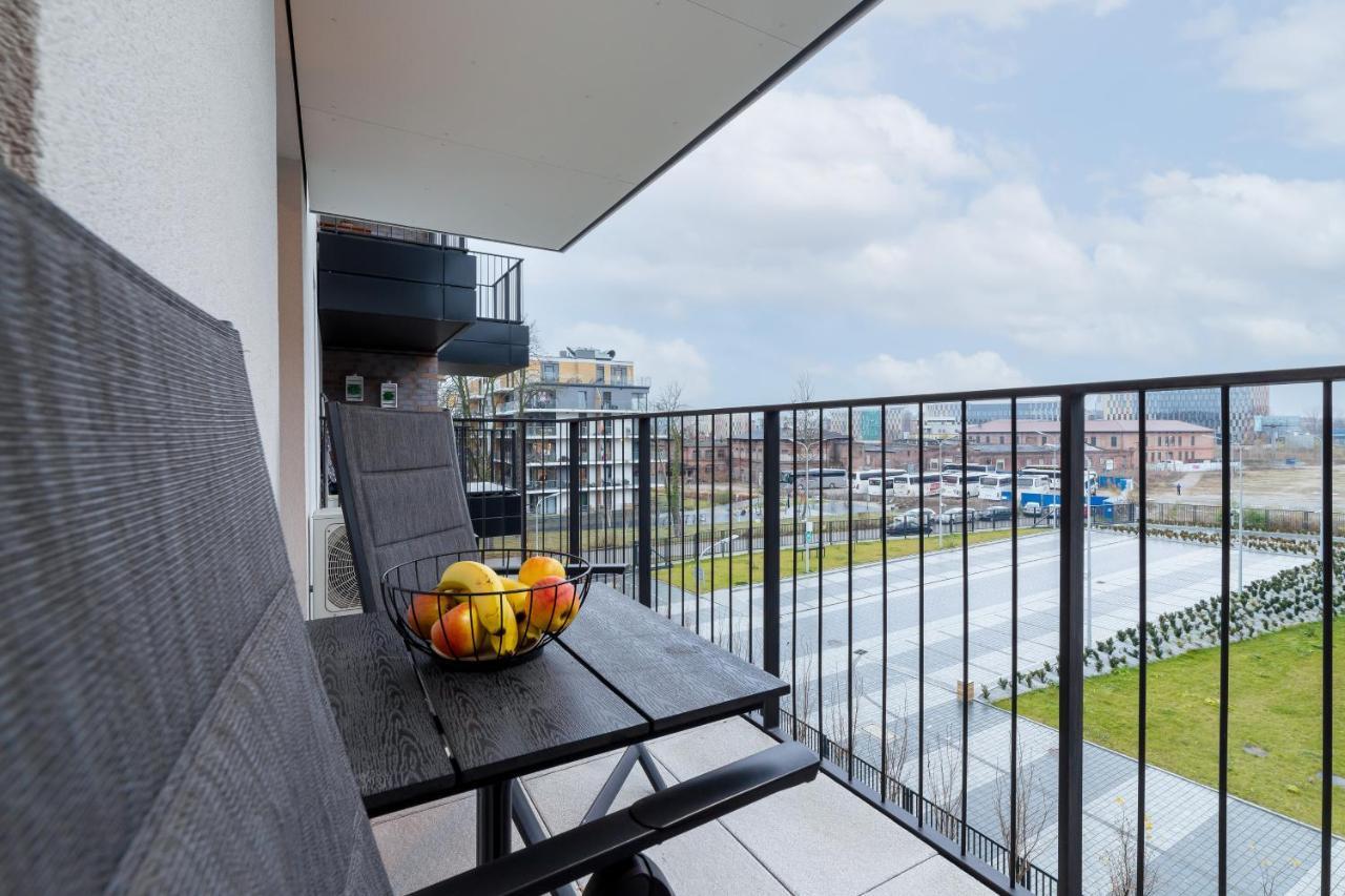 Movie Jacuzzi Apartment At The Main Station By Noclegi Renters Cracóvia Exterior foto