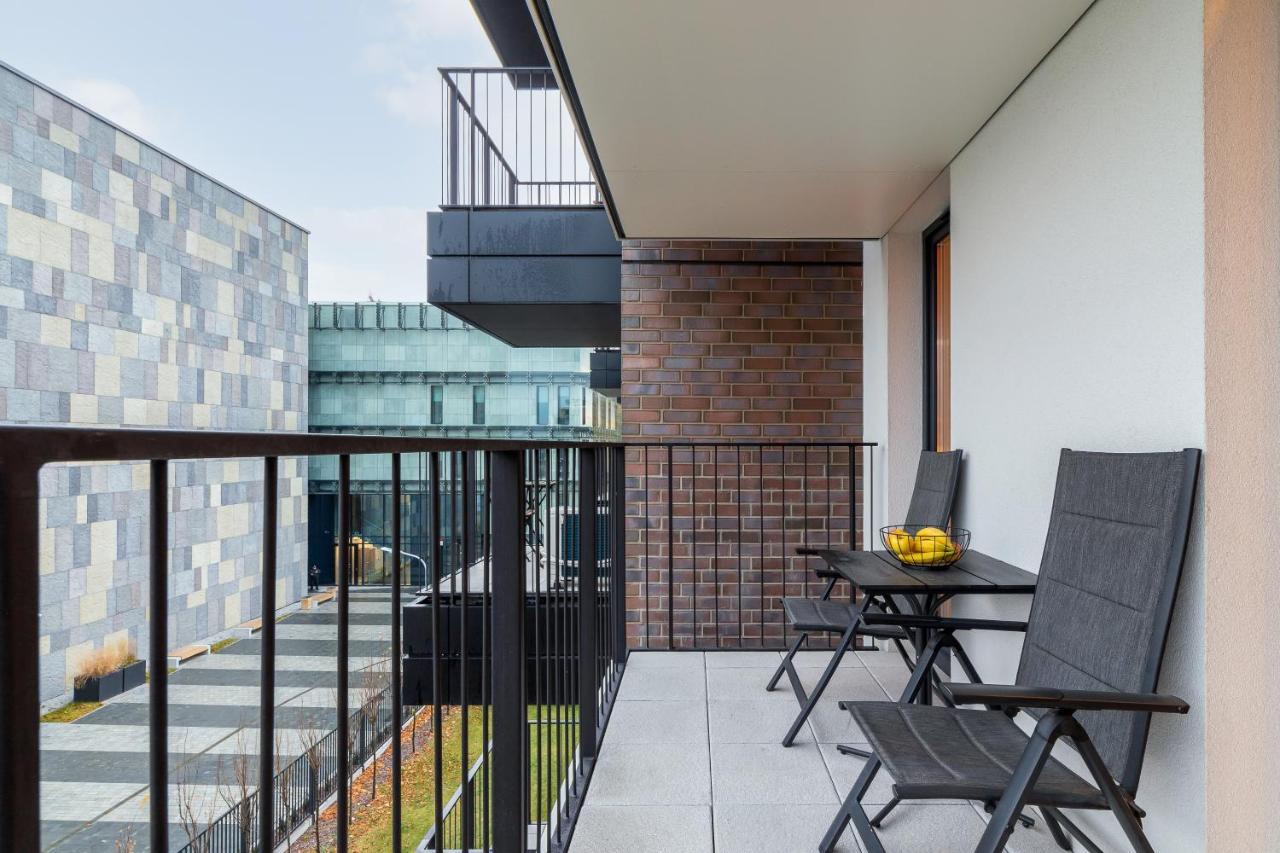 Movie Jacuzzi Apartment At The Main Station By Noclegi Renters Cracóvia Exterior foto